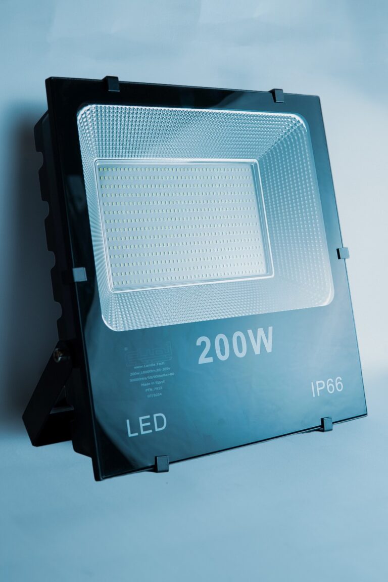 FLOOD LIGHT 200 W كشاف واجهات 200 وات اضاءة ابيض